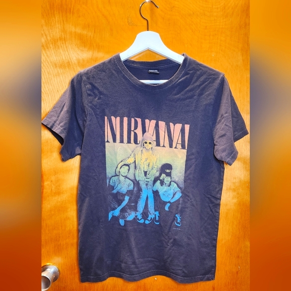 NIRVANA Tops - NIRVANA Tee Shirt size Medium
